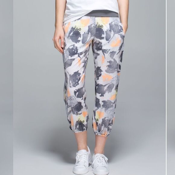 Lululemon Om Pant
Mini Art Pop White Multi / Slate - Picture 6 of 16